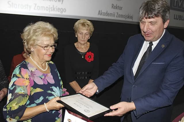Uniwersytet Trzeciego Wieku Zamość - edukacja dla seniorów i ich korzyści Uniwersytet Trzeciego Wieku Zamość - edukacja dla seniorów i ich korzyści